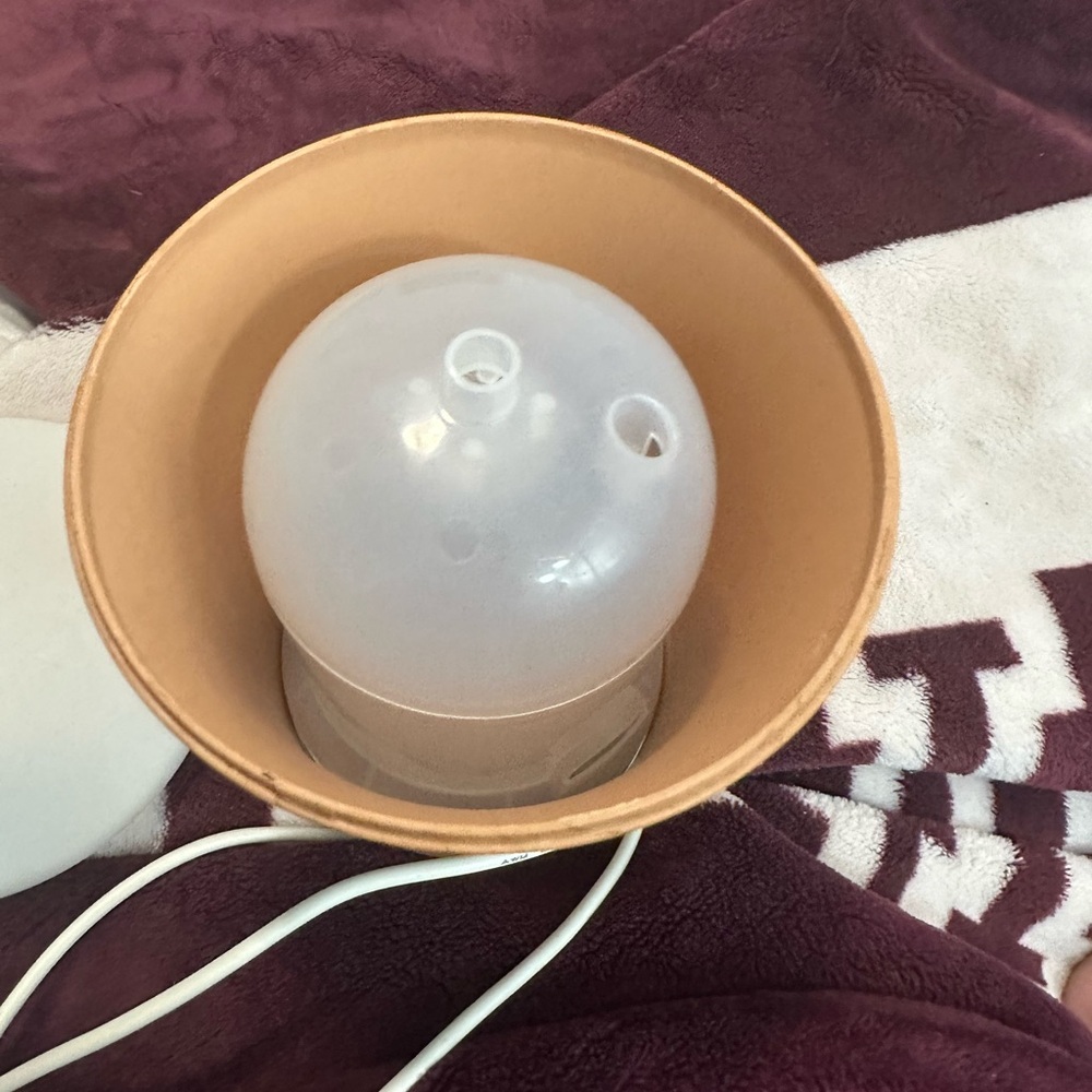 Essential Oil Diffuser with Adapter - Picture 6 of 7